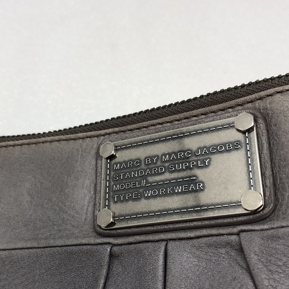Marc by Marc Jacobs Clutch Gray Leather Standard Supply Workwear - Picture 10 of 15